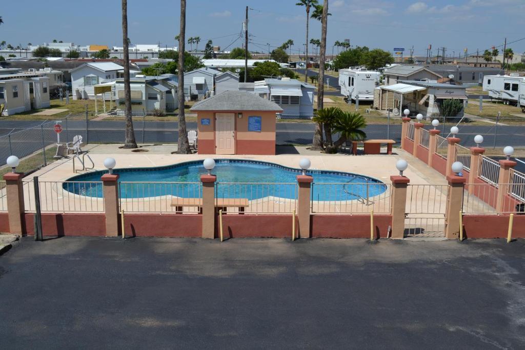 Deluxe Inn And Suites Weslaco Exterior foto