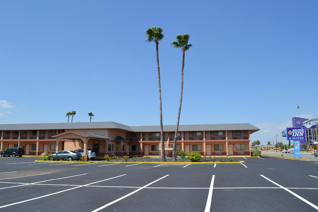 Deluxe Inn And Suites Weslaco Exterior foto