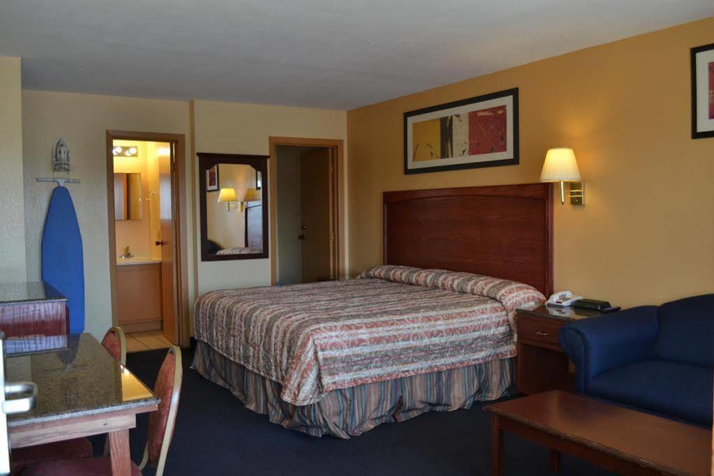 Deluxe Inn And Suites Weslaco Exterior foto
